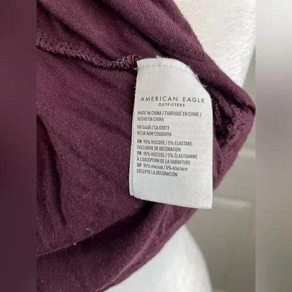 FLORAL Button Up Top - Picture 5 of 7